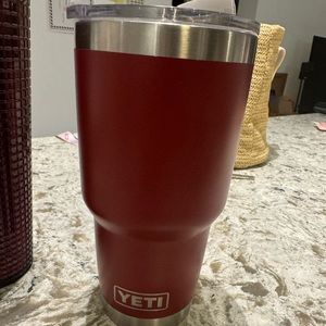 Beautiful , rich red Yeti
